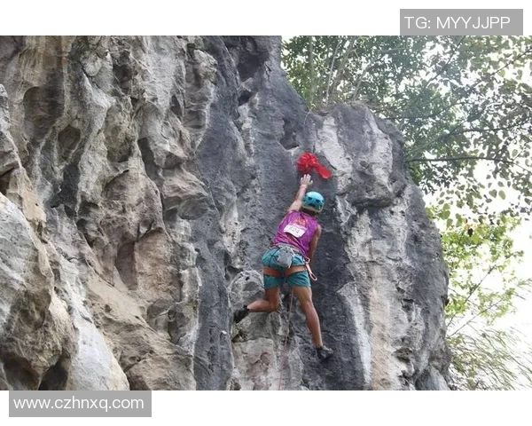 深圳攀岩队的心理素质揭秘：如何在高空挑战中保持冷静与专注